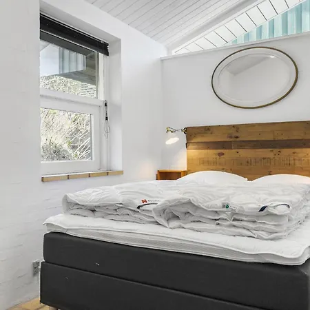 4 Bedroom Gorgeous In Ulfborg