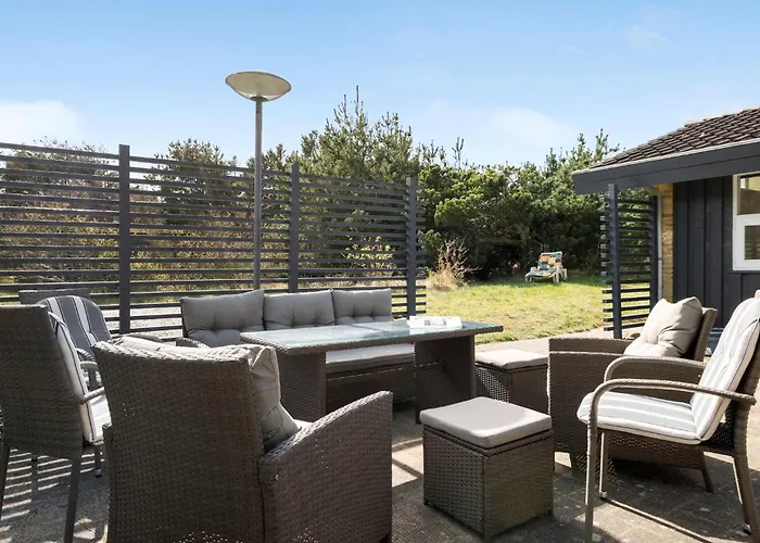5 Bedroom Cozy In Сasa de vacaciones Ulfborg