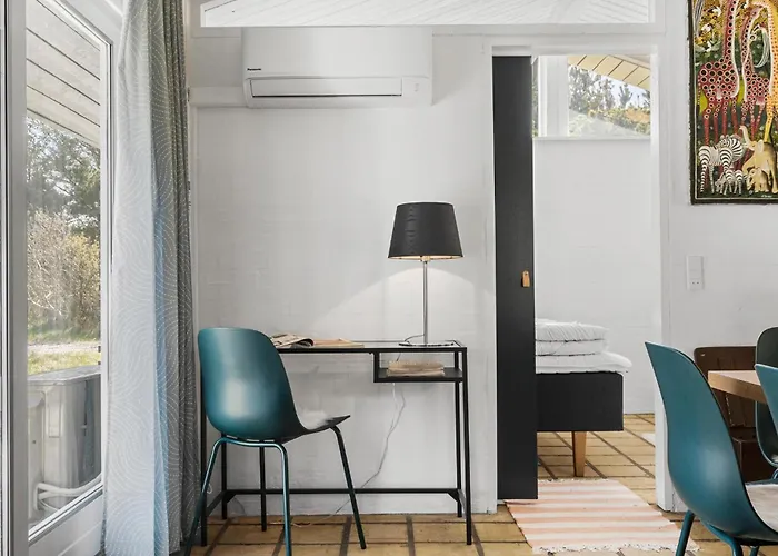 5 Bedroom Cozy In Σπίτι διακοπών Ulfborg