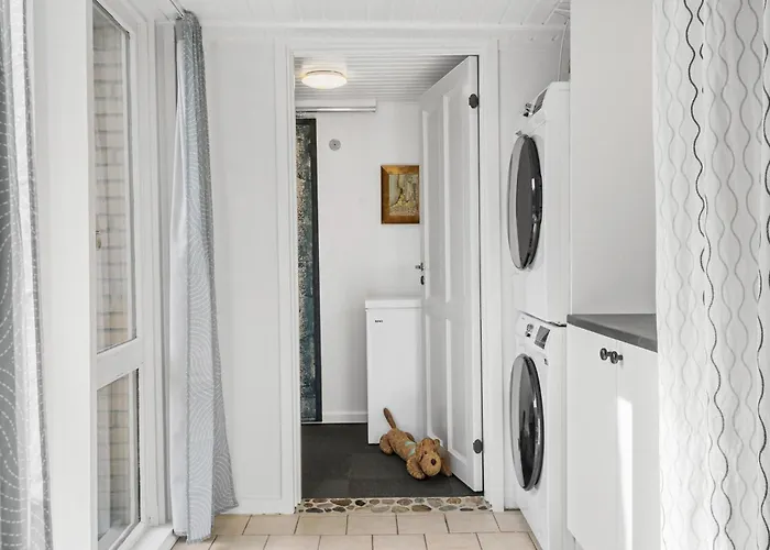 5 Bedroom Cozy In Сasa de vacaciones *