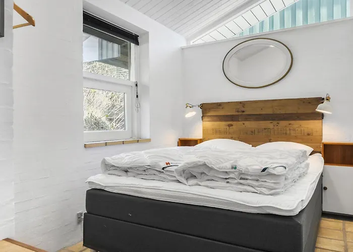 5 Bedroom Cozy In Ulfborg